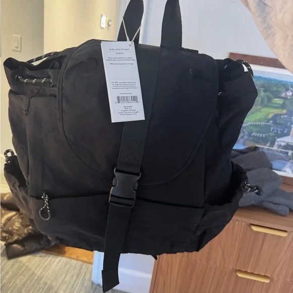 Black BEIS Backpack- new with tags - Picture 1 of 3